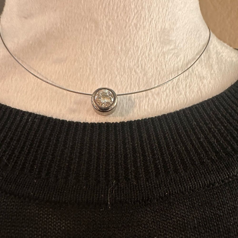 Elegant Silver Necklace with Crystal Pendant
